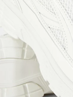 Baskets De Sport à Empiècements En Maille