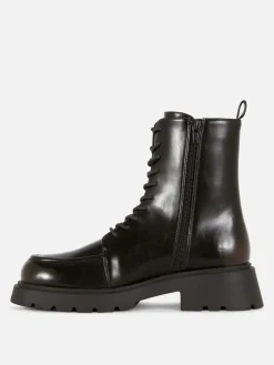 Bottines Lacées Avec Empiècement Sur L'embout