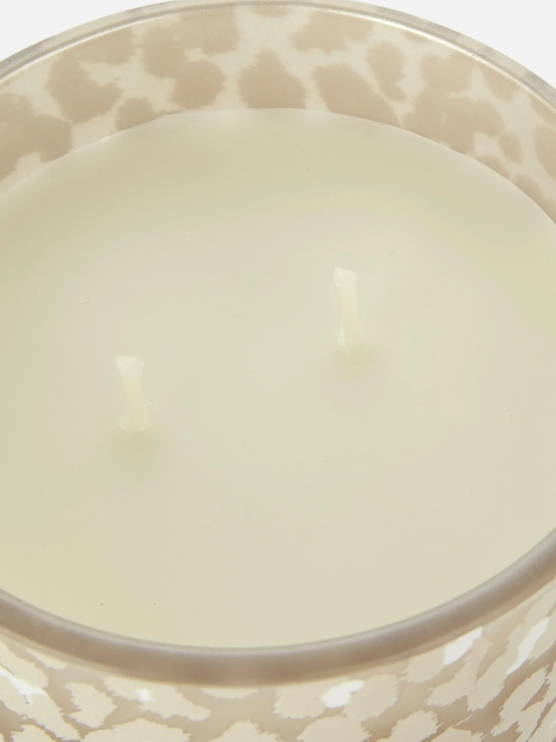 Bougie Parfumée à Double Mèche Dans Un Pot à Couvercle