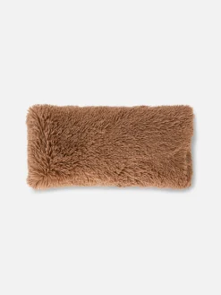 Coussin Duveteux De Forme Allongée