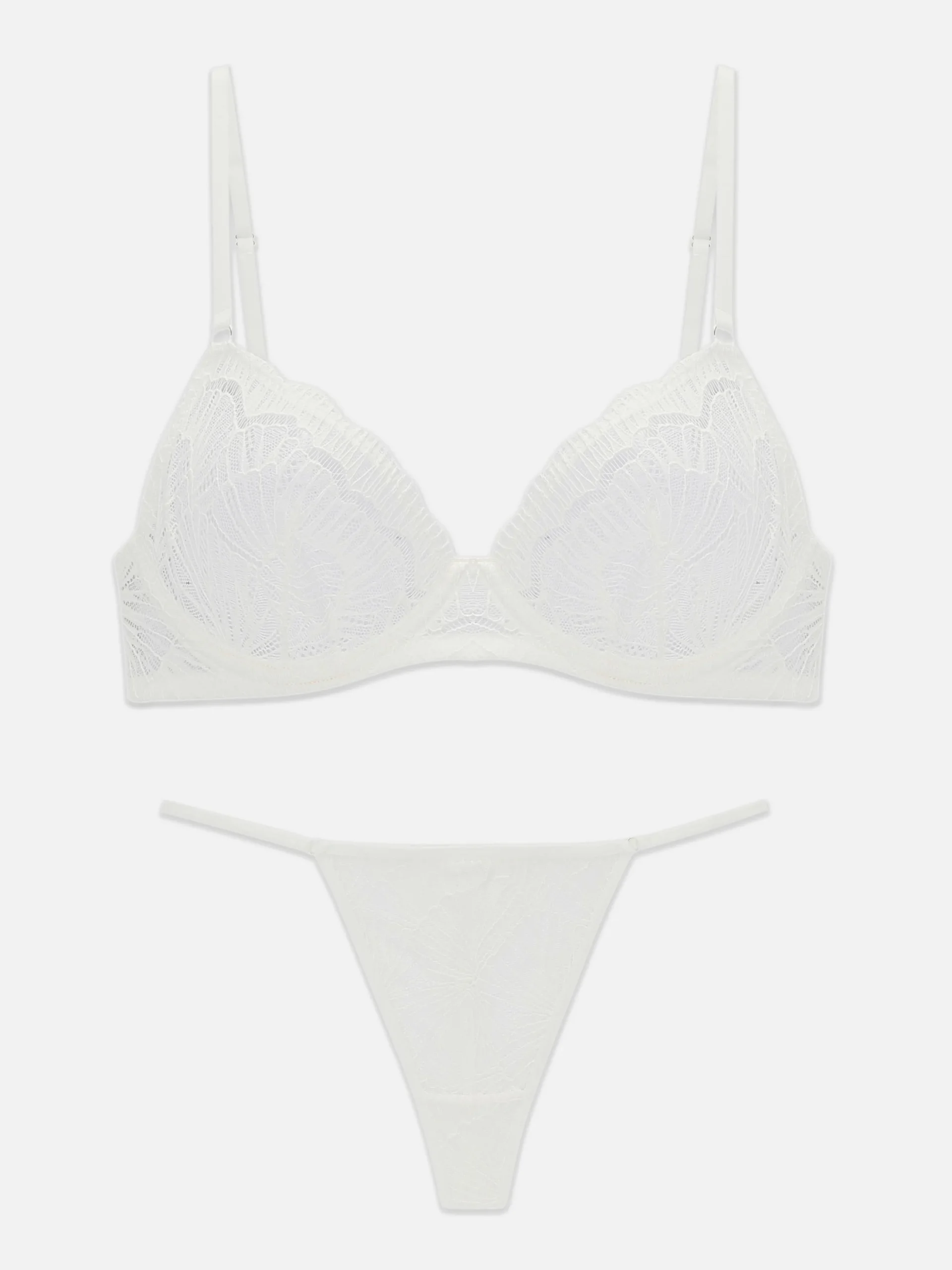 Ensemble Soutien-gorge Non Rembourré Et String En Dentelle