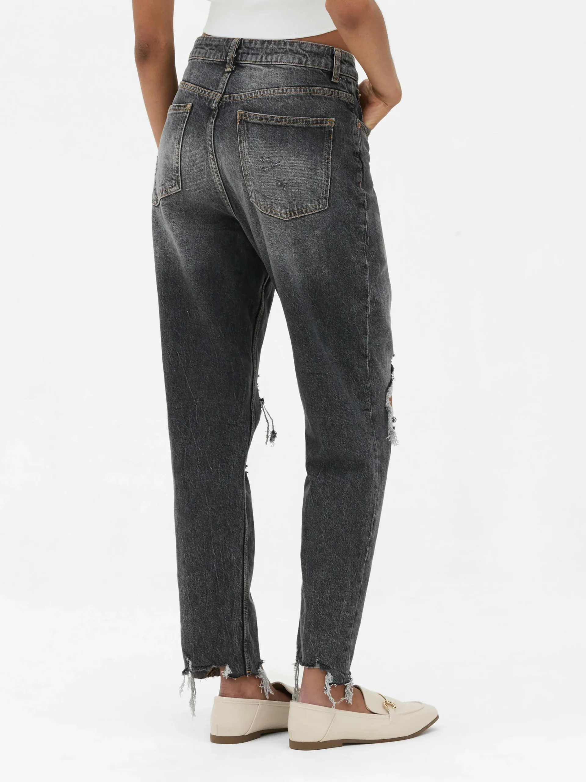 Jean Mom En Denim Déchiré