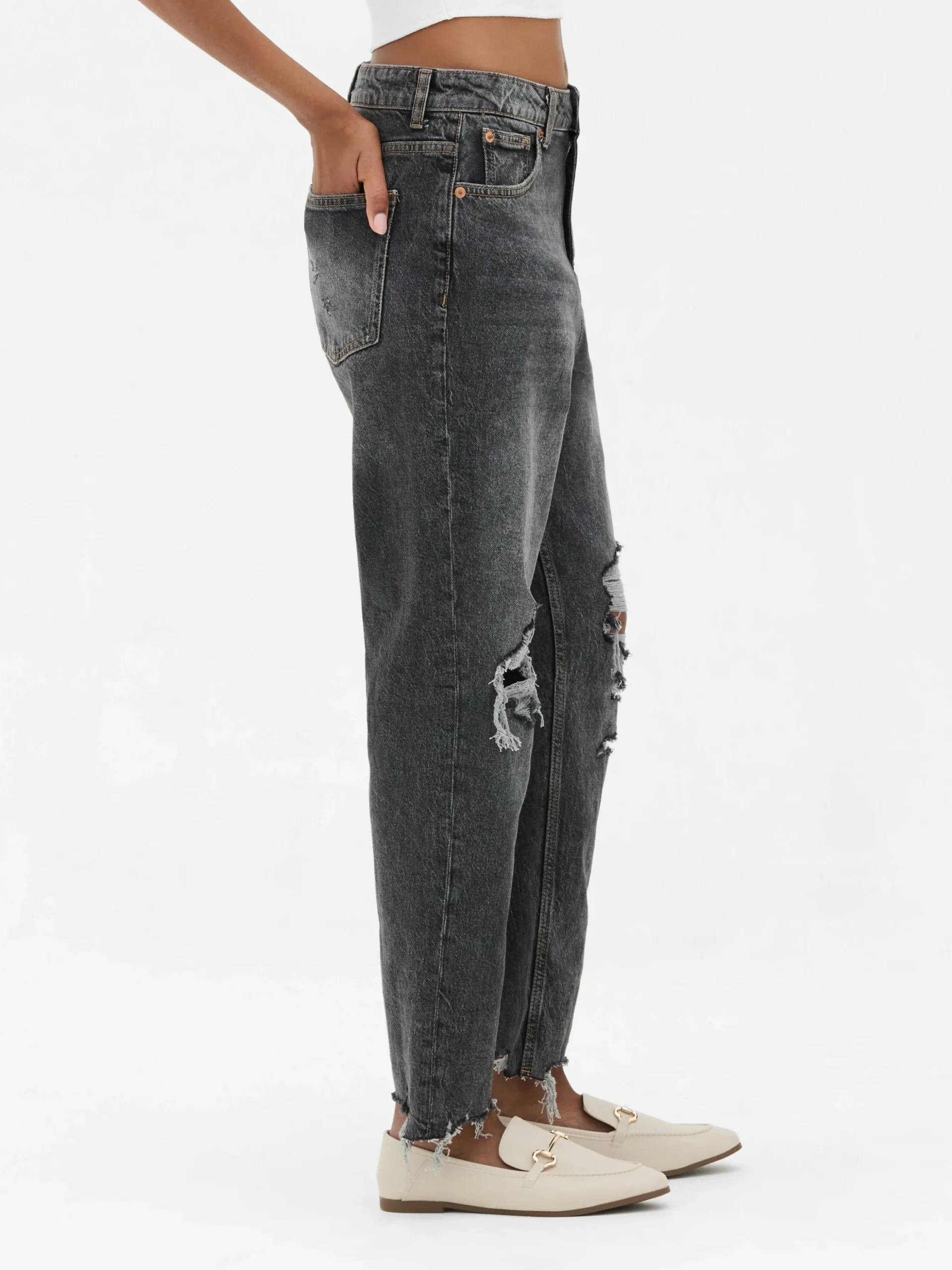 Jean Mom En Denim Déchiré