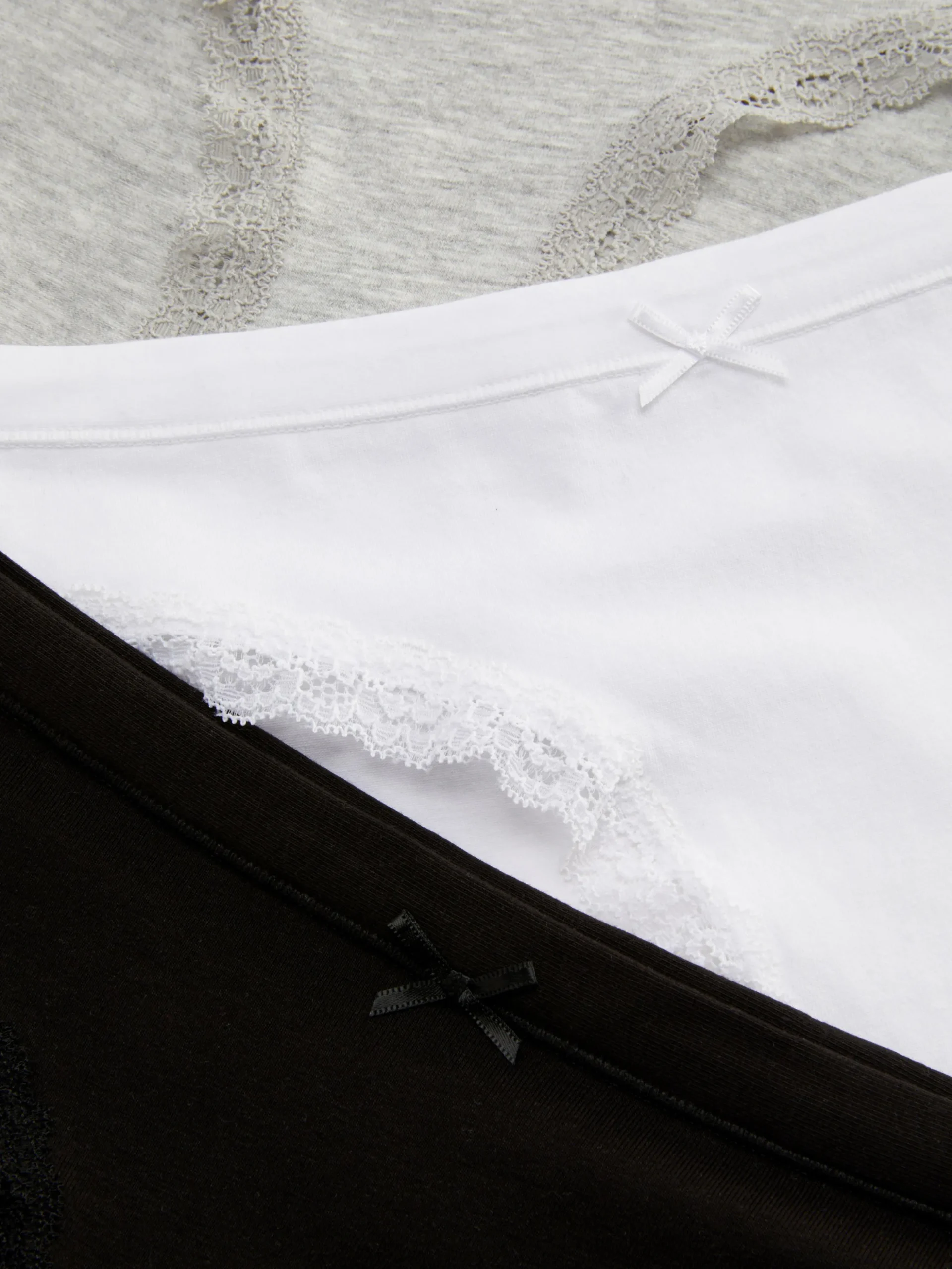 Lot De 3 Mini Culottes Avec Finitions En Dentelle