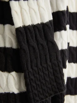 Pull En Maille Torsadée à Col Montant